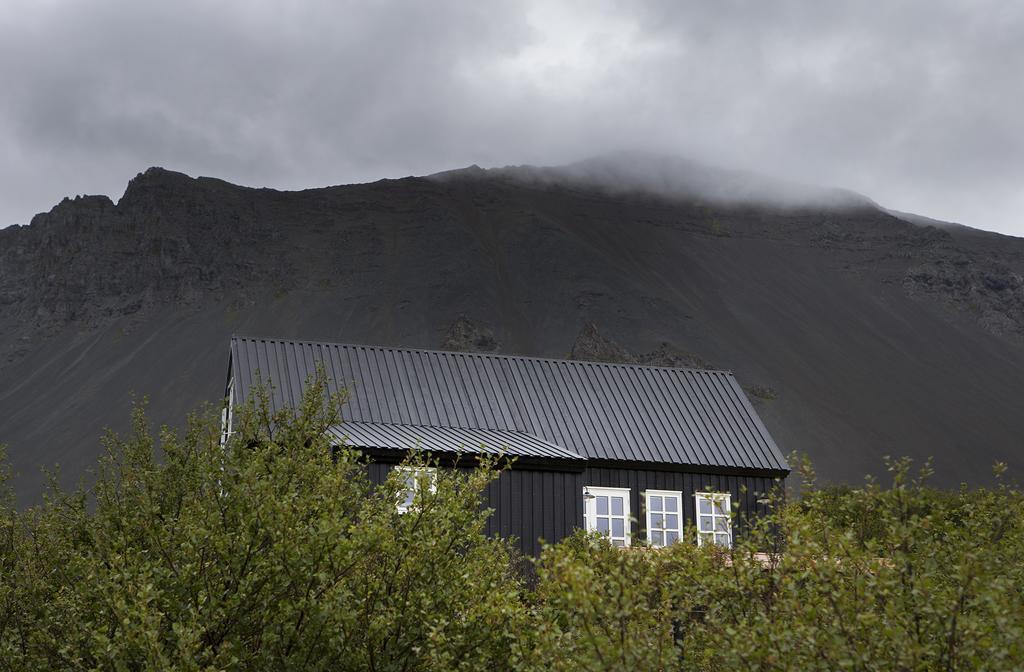 Black Timber House Borgarnes Exterior photo